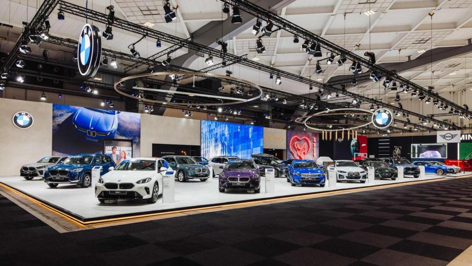 BMW Virtual Tour - Autosalon.